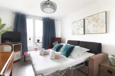 Coin salon dans l'établissement Gorgeous apartment Near Paris - 5P