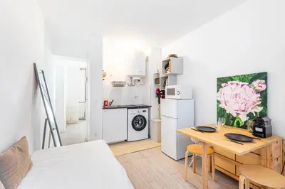 Cuisine ou kitchenette dans l'établissement GuestReady - Serene base two steps from Paris