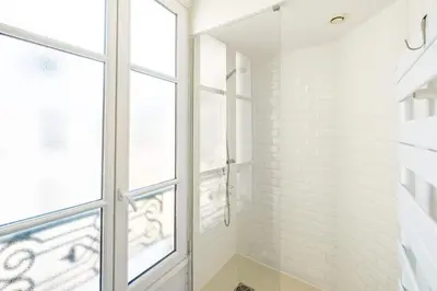 Salle de bains dans l'établissement 6 Guests Flat - Montparnasse