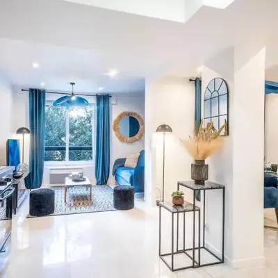 Keyz - Central 2 Bedrooms near the Picasso Museum