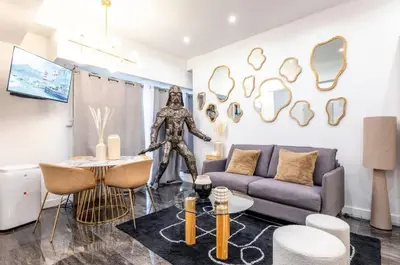 Coin salon dans l'établissement Keyz - Central 1 Bedroom near the Picasso Museum