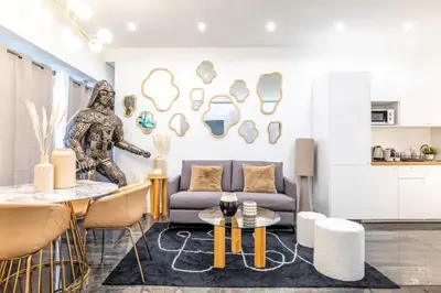 Coin salon dans l'établissement Keyz - Central 1 Bedroom near the Picasso Museum