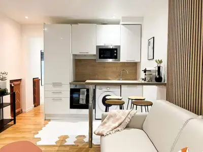 Cuisine ou kitchenette dans l'établissement Celine 16 Paris Lumière 2 Bedroom by Eiffel Tower