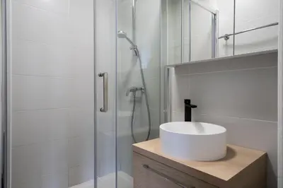 Salle de bains dans l'établissement GuestReady - Stylish Retreat in the Latin Quarter