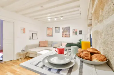 Coin salon dans l'établissement Modern Parisian Retreat Cozy T2 in Paris 02