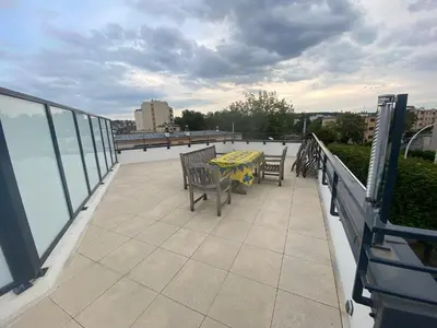 Balcon ou terrasse dans l'établissement PENTHOUSE Terrasse vue Paris 7mn Montparnasse et 5mn Porte de Versailles