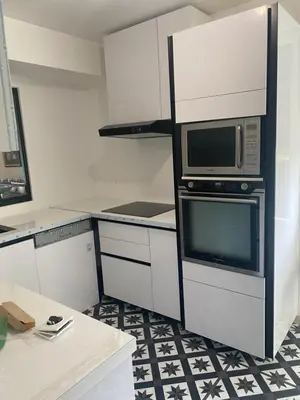 Cuisine ou kitchenette dans l'établissement PENTHOUSE Terrasse vue Paris 7mn Montparnasse et 5mn Porte de Versailles