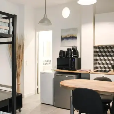 Cozy studio apartment near Montmartre