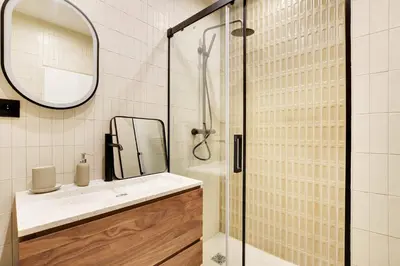 Salle de bains dans l'établissement PARIS 11 - Magnifique suite L020