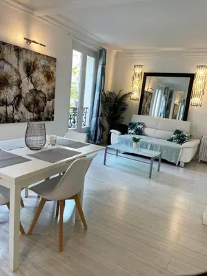 Coin salon dans l'établissement Appartement 75017 proche Parc Monceau