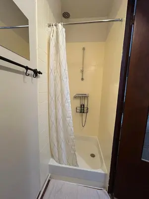 Salle de bains dans l'établissement Studio 22m2 rénové sur cour privée