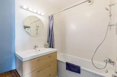 Salle de bains dans l'établissement Chez Ferdi, agréable et confortable appartement, Paris, Boulogne, proche Parc des Princes