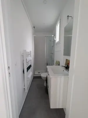 Salle de bains dans l'établissement Eiffel Pearl