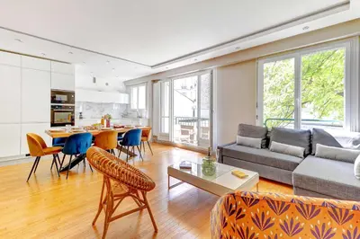 Cuisine ou kitchenette dans l'établissement Appartement chic 82m2 6 pers Paris 16E