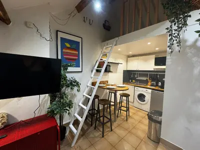 Cuisine ou kitchenette dans l'établissement Appartement lumineux au cœur de Montmartre