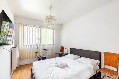 Un ou plusieurs lits dans un hébergement de l'établissement GuestReady - Abundant Light and Charm in Charonne