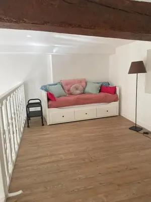 Coin salon dans l'établissement Artist apartment in Le Marais