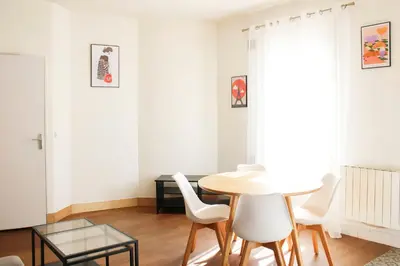 Plan de l'établissement Apartment two rooms 15 min by subway from Paris