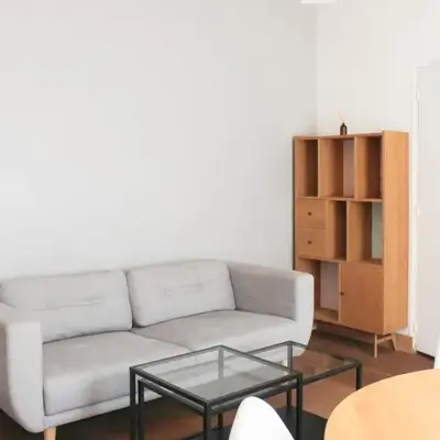 Apartment two rooms 15 min by subway from Paris