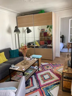 Coin salon dans l'établissement Beau 3 pièces lumineux à 5 min de Montmartre