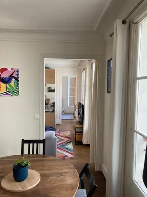 Coin salon dans l'établissement Beau 3 pièces lumineux à 5 min de Montmartre