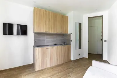 Cuisine ou kitchenette dans l'établissement HSH Bessières-Batignolles Paris Superbe Studio