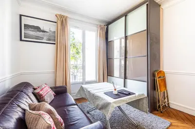 Coin salon dans l'établissement GuestReady - Calm comfort just minutes from Paris