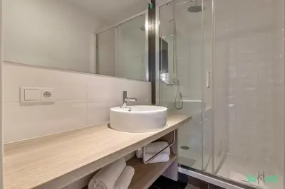 Salle de bains dans l'établissement Appartement cosy pour 4 pers. – Parc des Expositions Porte de Versailles