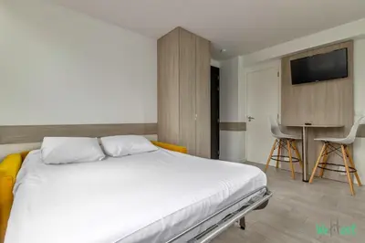 Télévision ou salle de divertissement dans l'établissement Louis Vicat 3 - CI - Cosy flat for 2 Near Parc Expo Porte de versailles
