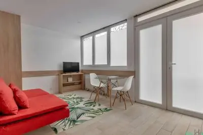 Télévision ou salle de divertissement dans l'établissement Logement ideal - Paris Expo P. de Versailles