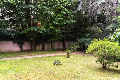 Jardin de l'établissement Rez de jardin relaxant et calme