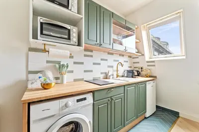 Cuisine ou kitchenette dans l'établissement Beautiful Studio Metro and Paris at Your Door