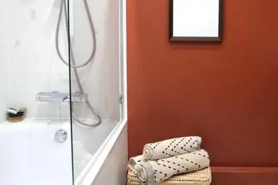 Salle de bains dans l'établissement Pajol - CI - Beautiful family apartment - 6 people Paris 18
