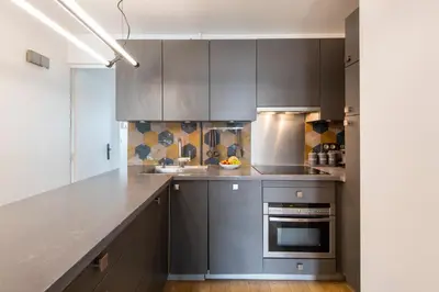 Cuisine ou kitchenette dans l'établissement Stylish Stay - Balcony & Amazing View - Montmartre