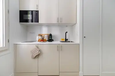 Cuisine ou kitchenette dans l'établissement Sereners - Montmartre