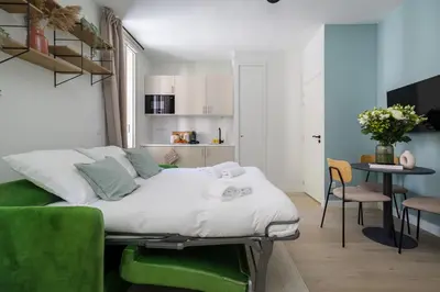 Un ou plusieurs lits dans un hébergement de l'établissement Sereners - Montmartre