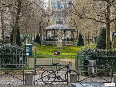 Jardin de l'établissement Beautiful apartment 10 minutes walk from the Eiffel Tower