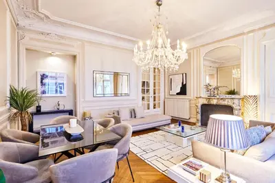 Coin salon dans l'établissement Chic Haussmann Apartment