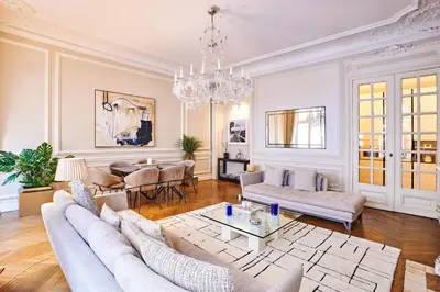Coin salon dans l'établissement Chic Haussmann Apartment