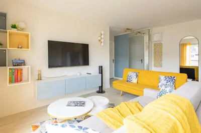 Télévision ou salle de divertissement dans l'établissement Stunning Montmartre - Amazing View - Fully Renovated
