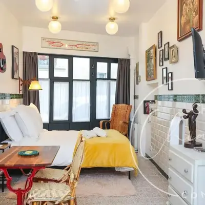 Paris Retro Bistro Escape Authentic & Cozy