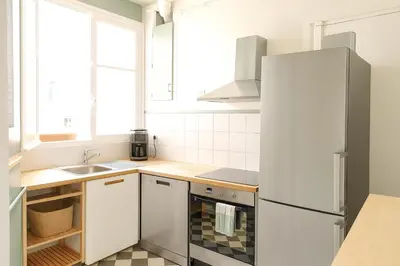 Cuisine ou kitchenette dans l'établissement Hsh - Lovely spacious apartment Daru