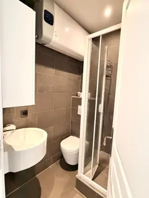 Salle de bains dans l'établissement Prime location and amazing neighborhood
