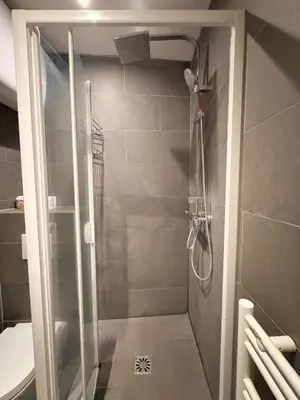 Salle de bains dans l'établissement Prime location and amazing neighborhood
