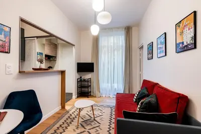 Télévision ou salle de divertissement dans l'établissement Arc de Triomphe place de l étoile