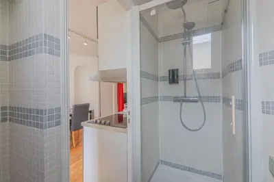 Salle de bains dans l'établissement 1BR Apartment - 4P - Tour Eiffel with NetFlix