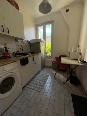 Cuisine ou kitchenette dans l'établissement Studio Gennevilliers paris