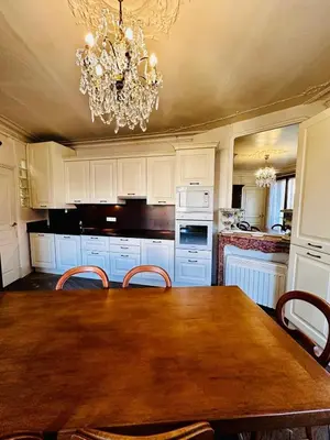 Cuisine ou kitchenette dans l'établissement Appartement de charme 3 pièces Paris Centre Marais