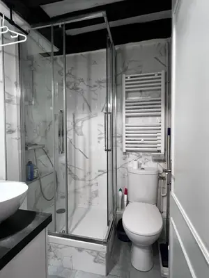 Salle de bains dans l'établissement Cosy Saint Paul