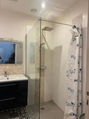 Salle de bains dans l'établissement Appartement lumineux Panthéon
